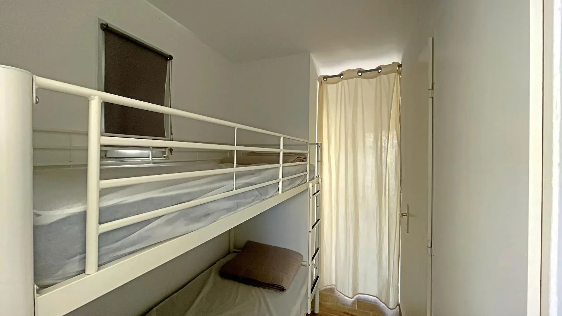 Appartement 4 Pers Avec Cour Sud Aux Saintes-Maries-De-La-Mer - Fr-1-475-179 0*,